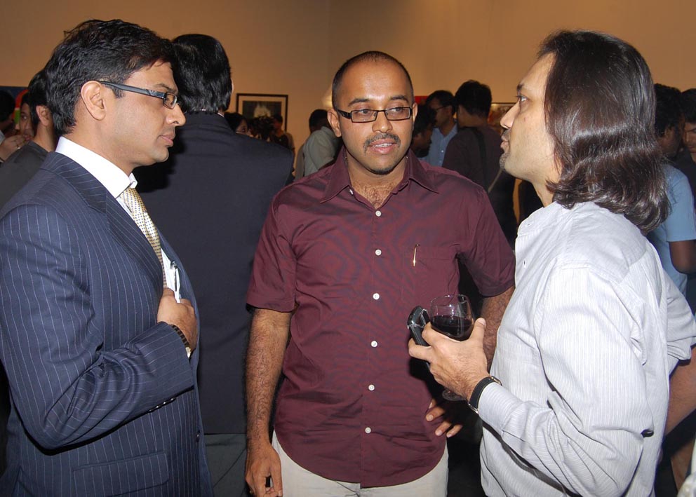 Vikas Agnihotri , CEO of Religare Macquarie and Krishna Ramanathan( Ex Country Head of HanesBrands Inc with Raghu.jpg