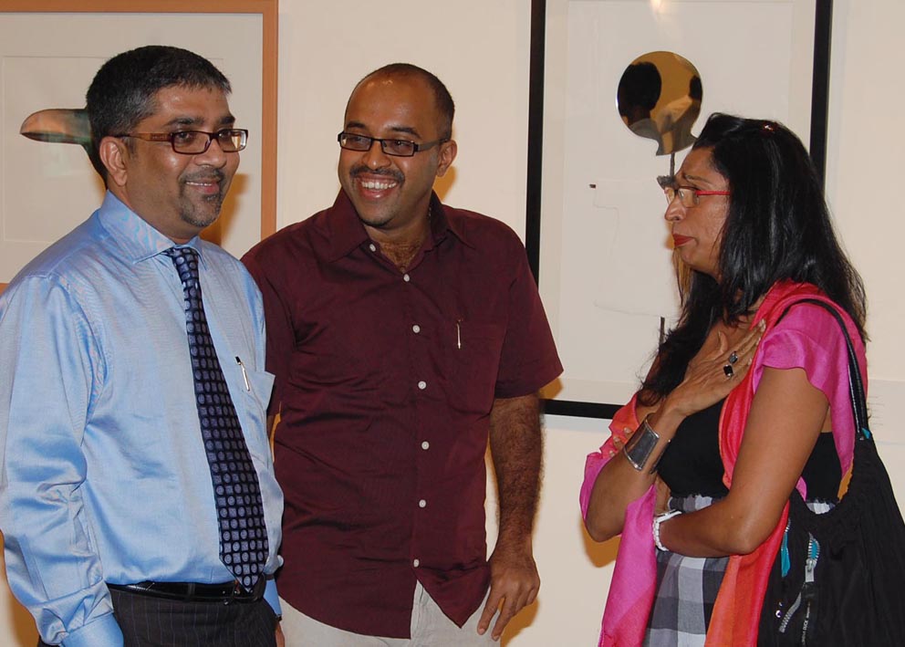 Yateesh Srivastava from Marketing Head of Aegon Religare and Elsie Nanji of Red Lion ( Ex Co Chairman of Ambience Publicis )of with Raghu.jpg