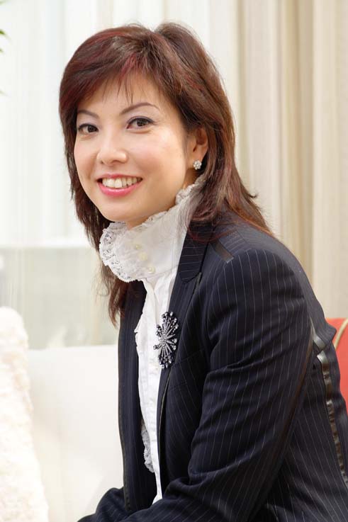 Pully Chau -headshot.jpg