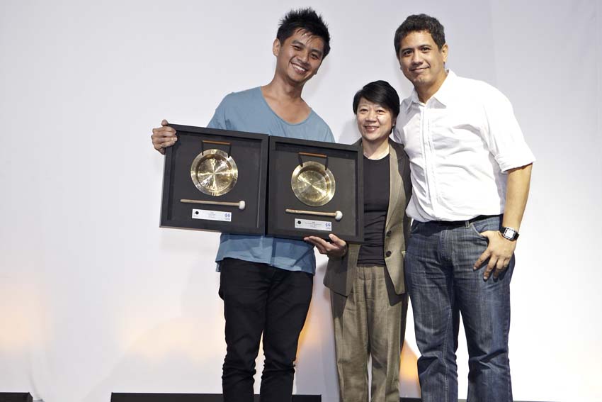 Gong2012-201 copy.jpg