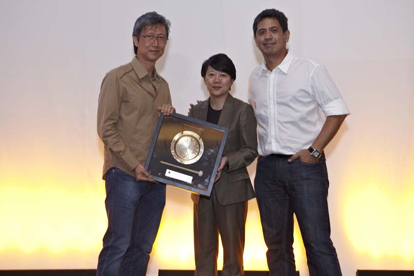 Gong2012-209 copy.jpg