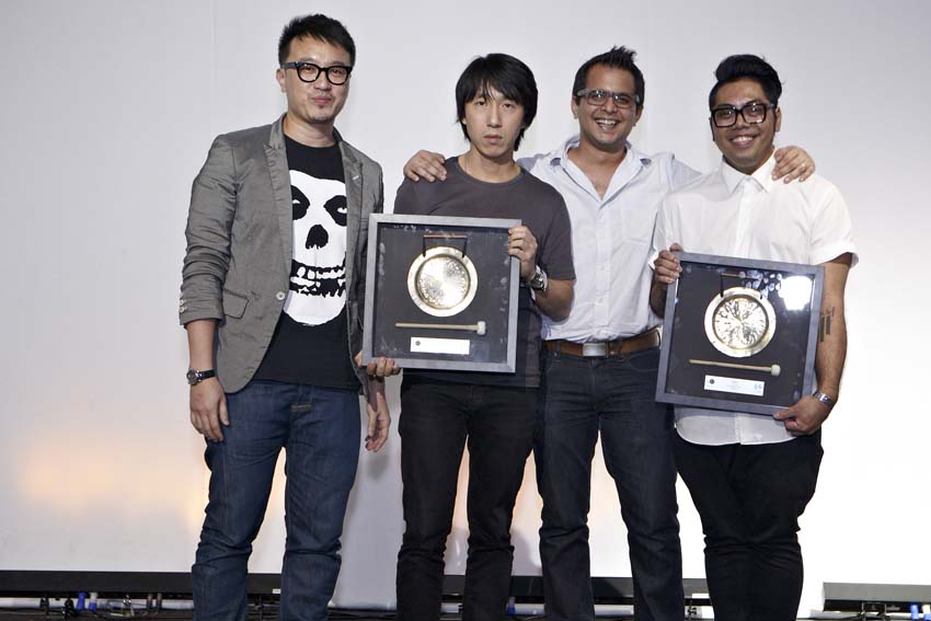 Gong2012-218 copy.jpg