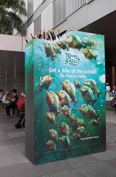 3D-BusStop-Piranha.jpg