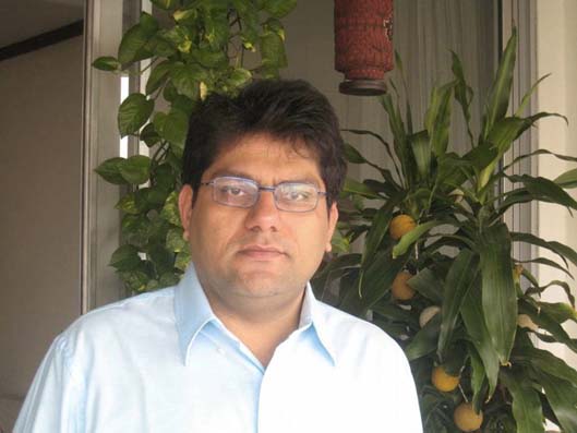 Shahvez Afridi_Grey.jpg