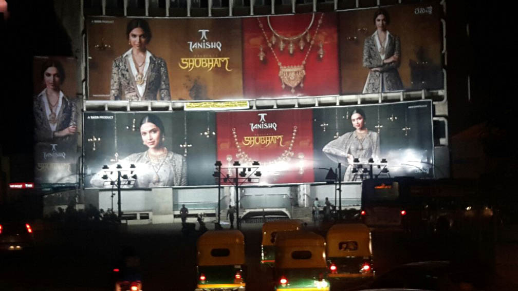 Tanishq -Outdoor hoarding 4.jpg