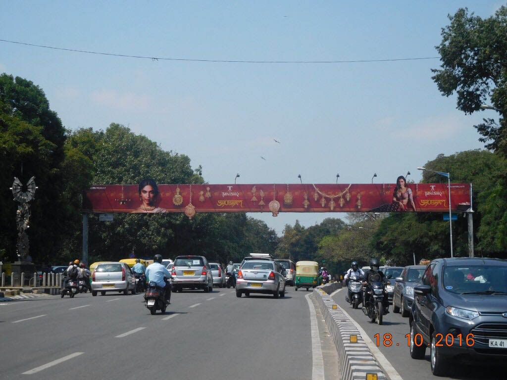 Tanishq -Outdoor hoarding 5.jpg