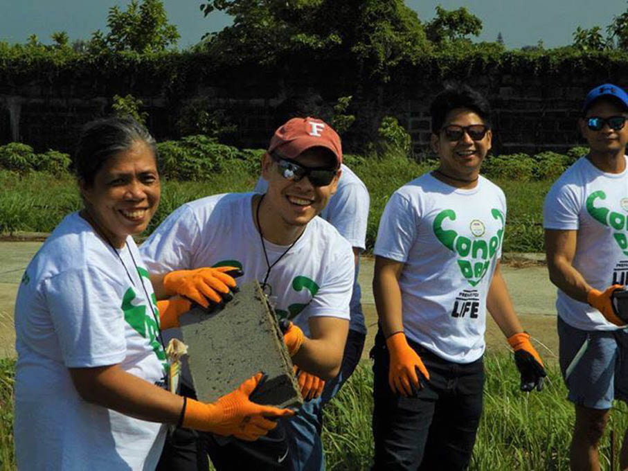 Philippines - House building for Gawad Kalinga houses.jpg
