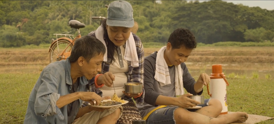 Publicis JimenezBasic Manila’s Lucky Me Noodles commercial champions the importance of families eating together