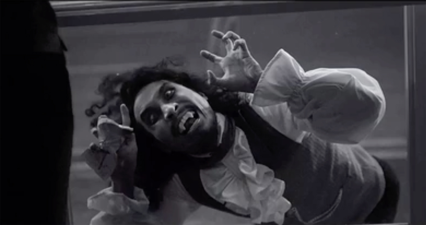 GIGIL Philippines shows that even Dracula can pay his bills easily using the 7-Eleven CLiQQ app