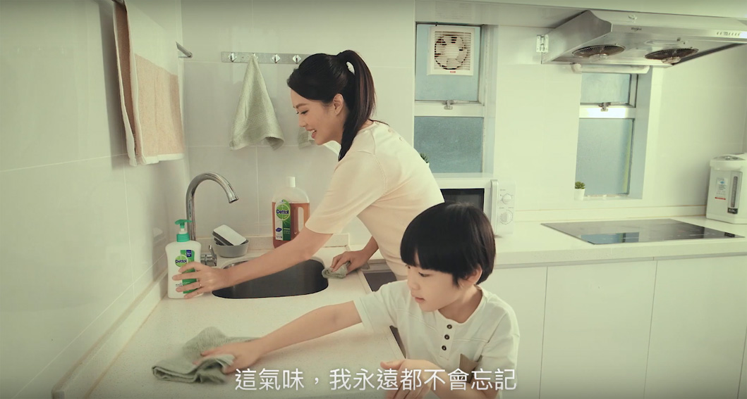 Wunderman Thompson Hong Kong compares the current COVID-19 pandemic and the 2003 SARS epidemic in this campaign for Dettol