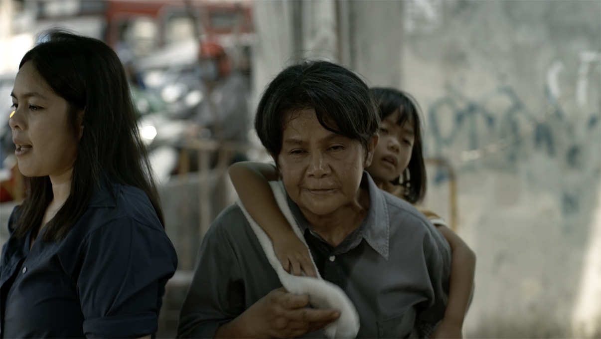 Suthisak Sucharittanonta makes his directorial debut giving life to new Ramathibodi Foundation film