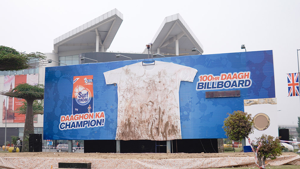 Surf Excel and BBDO Pakistan stage outdoor stunt and wash an entire billboard to launch new Stain Lifter Technology