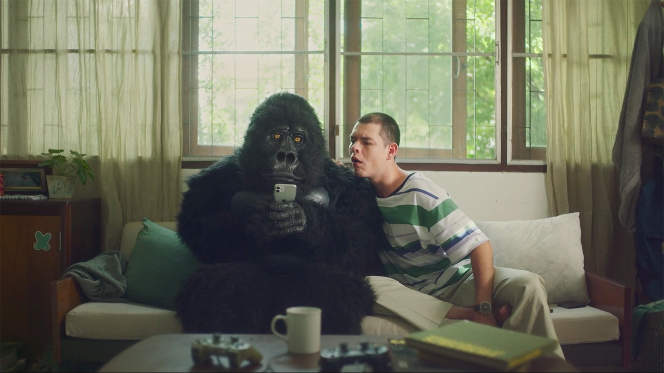 Wolf BKK’s latest campaign for Grab sees a gorilla fighting against the laziness of humanity