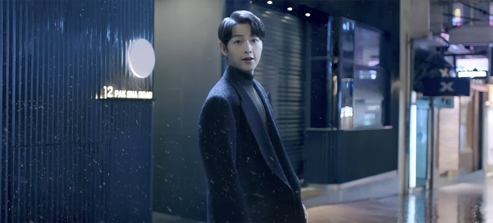 Standard Chartered, Cathay and Mastercard have launched a new campaign starring South Korean actor Song Joong-Ki via TBWA\Hong Kong