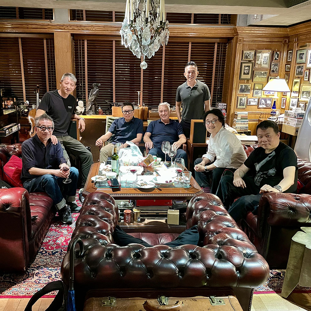 Chris Kyme: Postcard from Hong Kong – The do it yourself gang