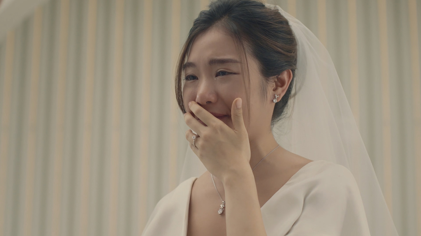 Give your friends the best gift this ‘Robinson Salesation’ sale says humorous Wolf BKK spot