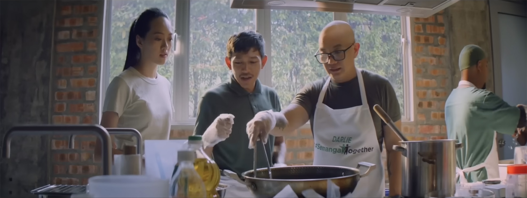 FCB SHOUT & Darlie Malaysia launch third part of #SemangatTogether feeding the Malaysian spirit