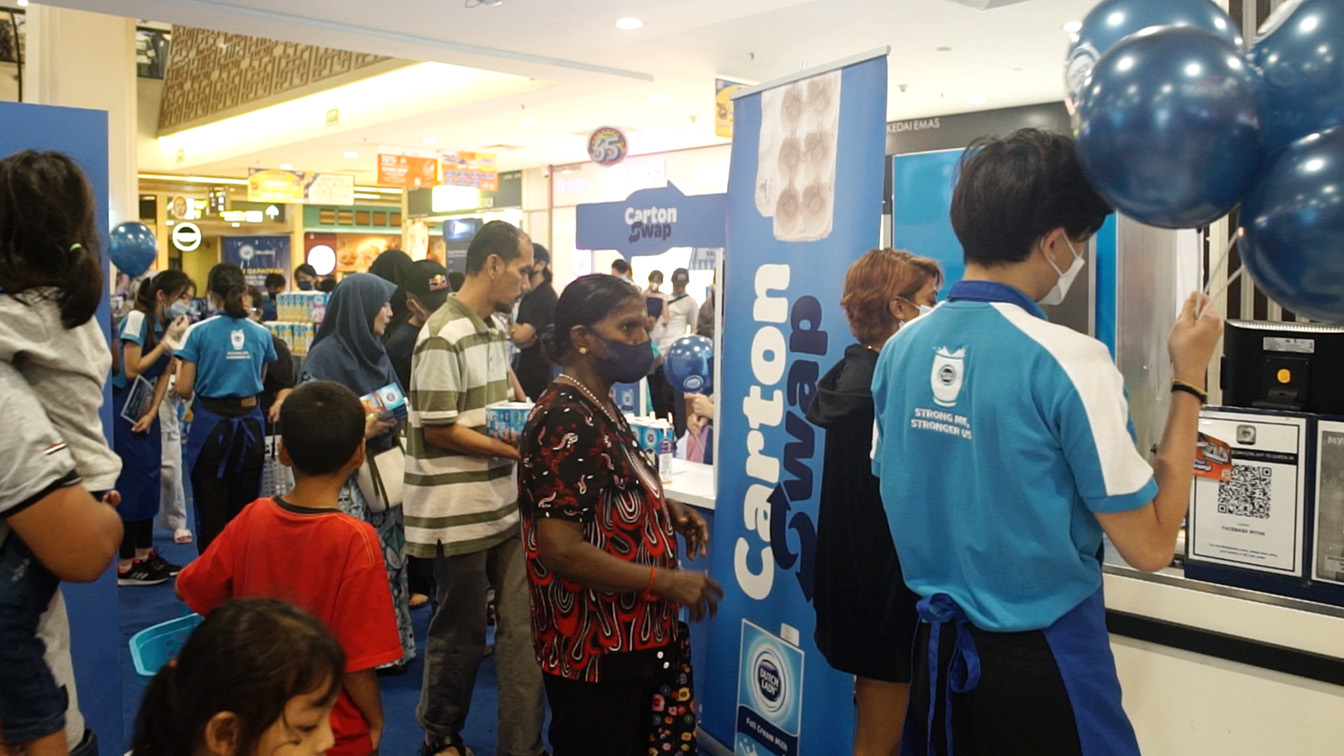 Leo Burnett Malaysia creates the CartonSwap to exchange empty egg cartons for milk