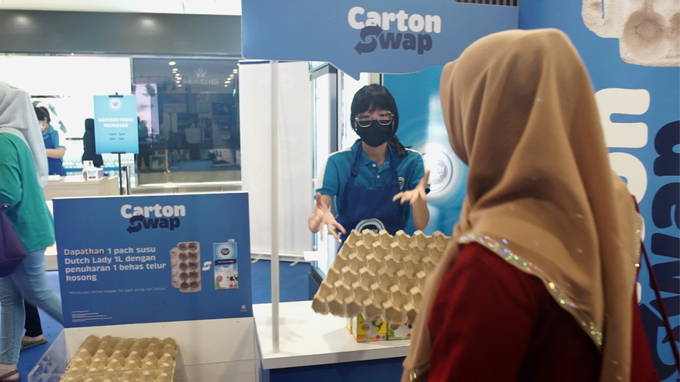 Leo Burnett Malaysia creates the CartonSwap to exchange empty egg cartons for milk