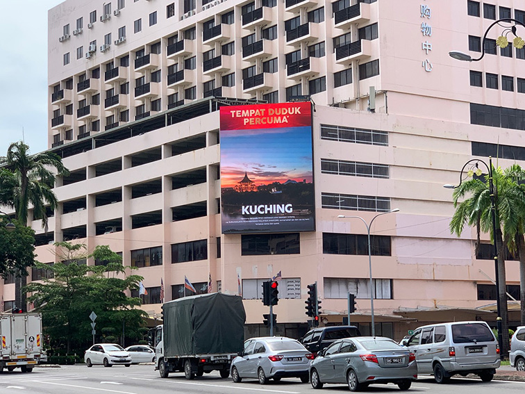 AirAsia counts down their biggest ever free seats sale with DOOH campaign