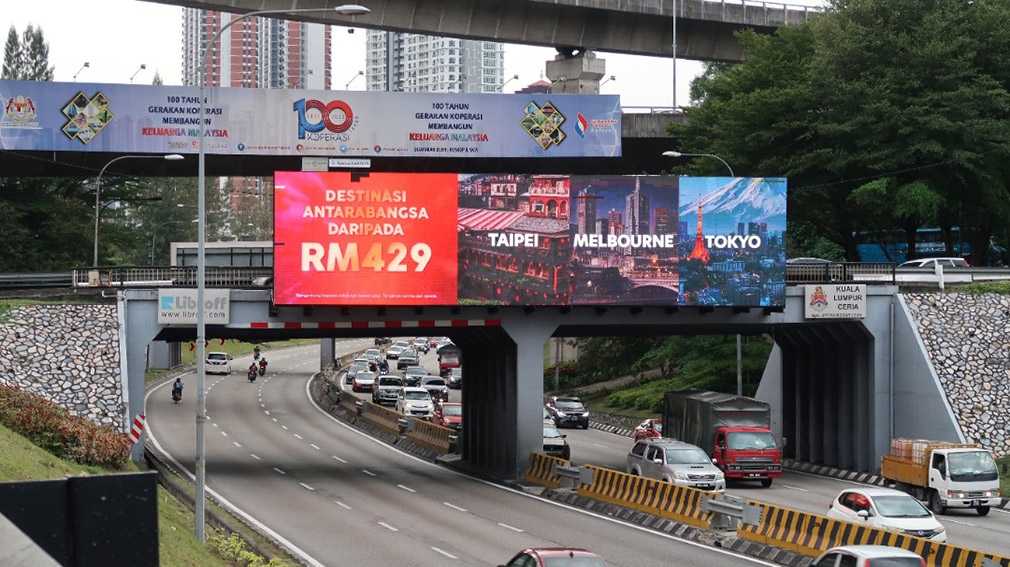 AirAsia counts down their biggest ever free seats sale with DOOH campaign