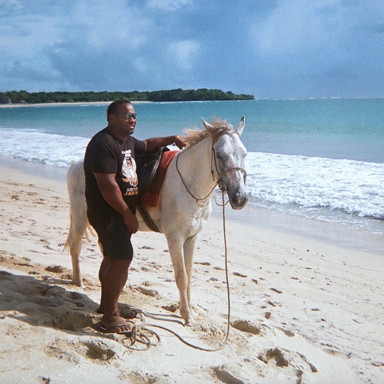 Tourism Fiji reclaims #happy with the Shot of Happiness Project via Red Havas + Host/Havas