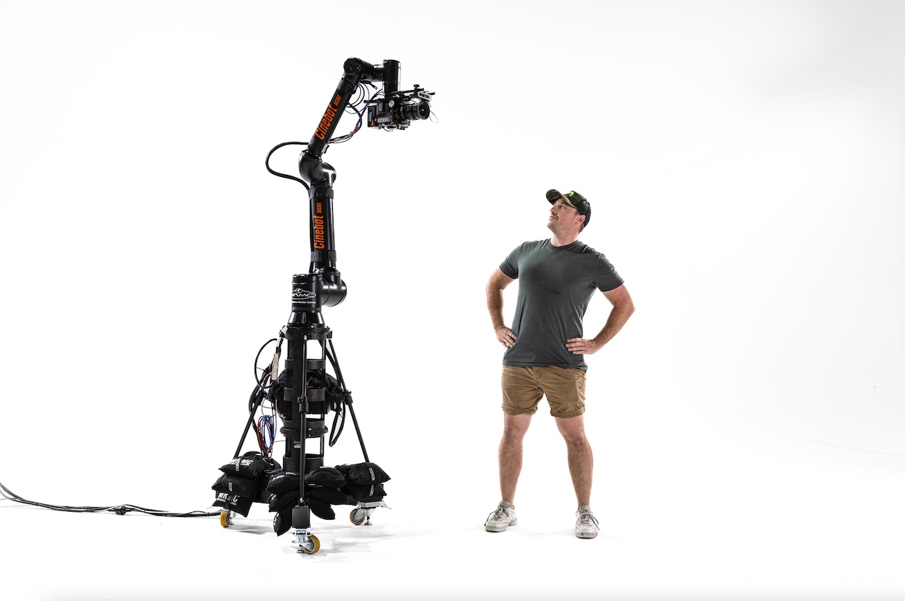 Tabletop production company Tasty Pictures welcomes the Cinebot Mini robotic arm