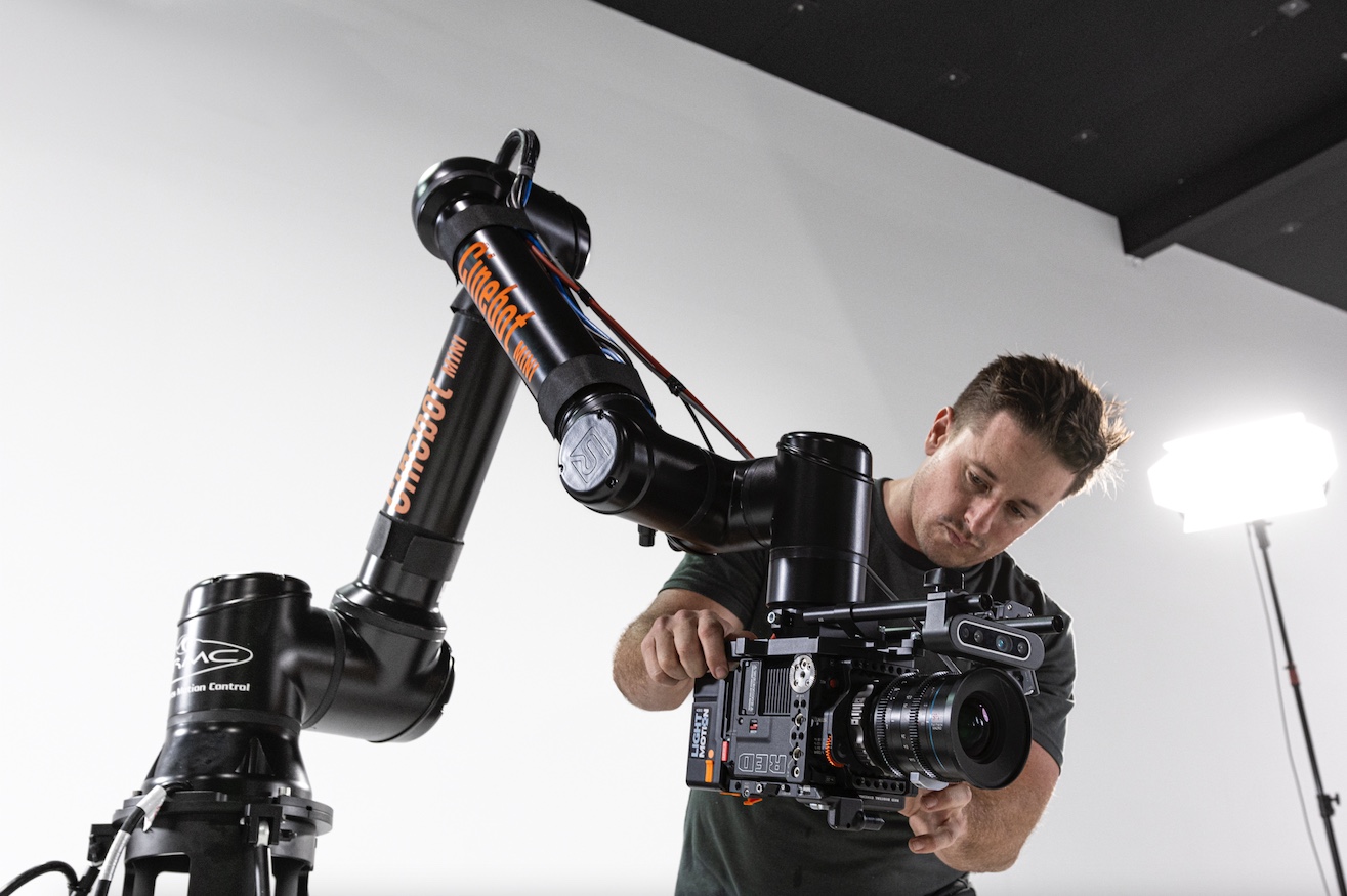 Tabletop production company Tasty Pictures welcomes the Cinebot Mini robotic arm