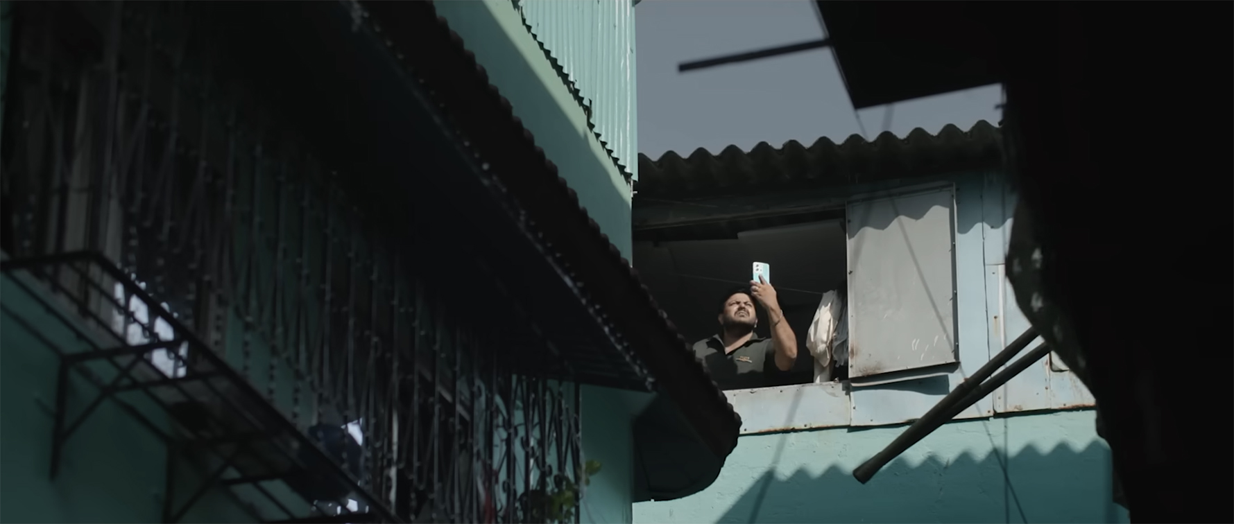 Dabbawalas travels around Mumbai to experience & test Vi GIGAnet via new Ogilvy India film