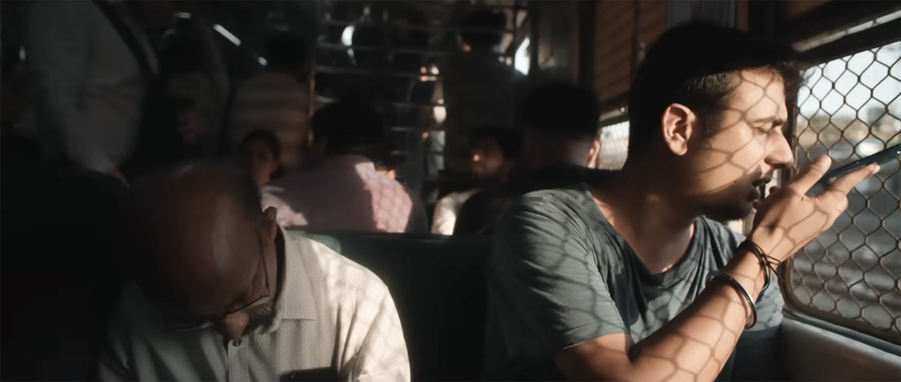 Dabbawalas travels around Mumbai to experience & test Vi GIGAnet via new Ogilvy India film