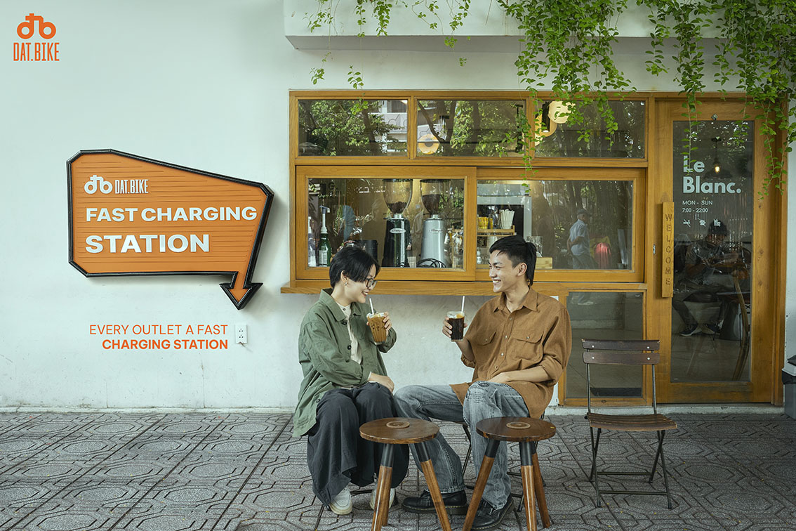 Dat Bike’s outdoor campaign claims every outlet as a fast charging station via Happiness Saigon