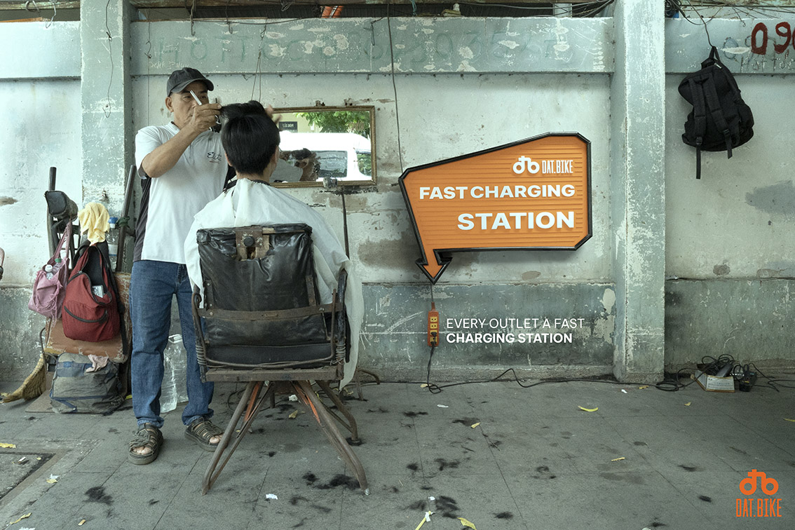 Dat Bike’s outdoor campaign claims every outlet as a fast charging station via Happiness Saigon