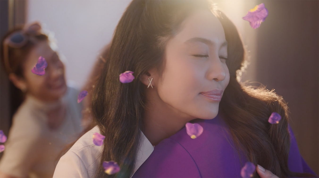 Heckler Singapore lights up the city skyline in new campaign for Downy