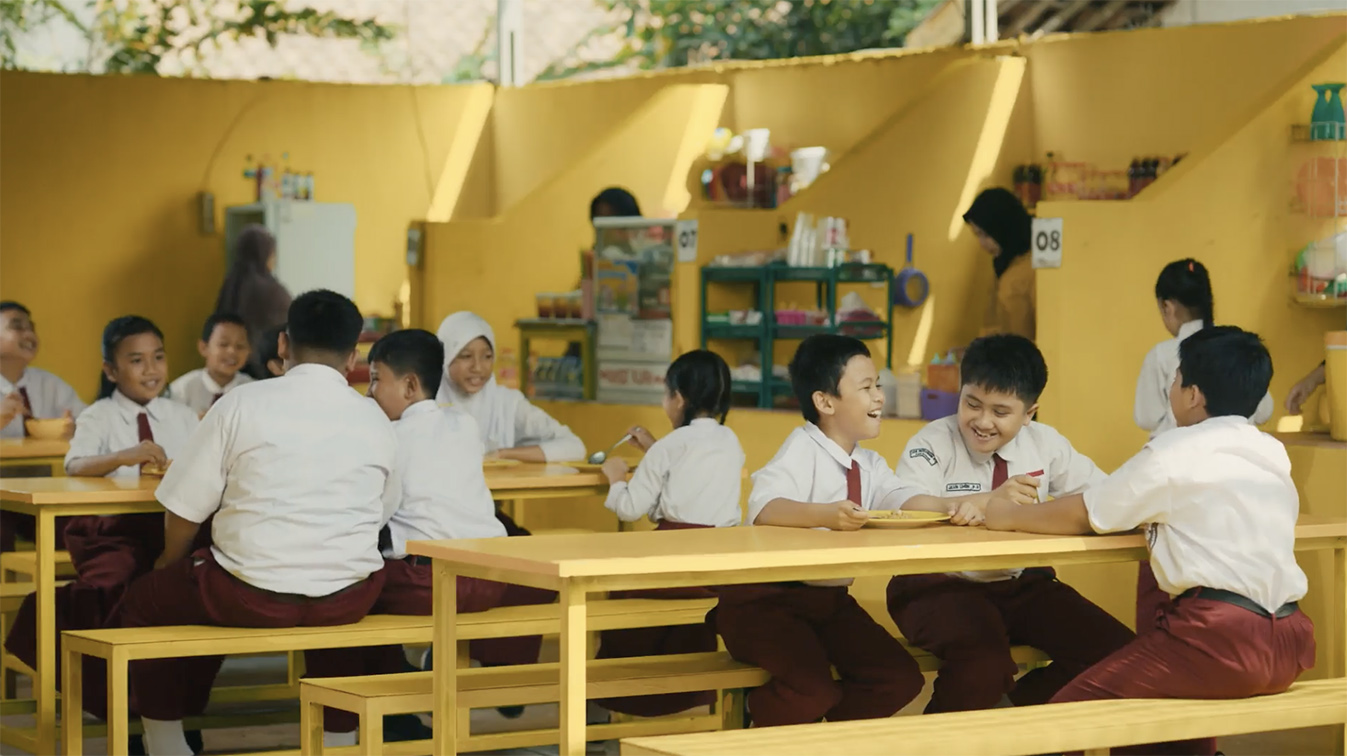 INNOCEAN Indonesia and Dulux Indonesia repel flies via Project Yellow Canteen initiative