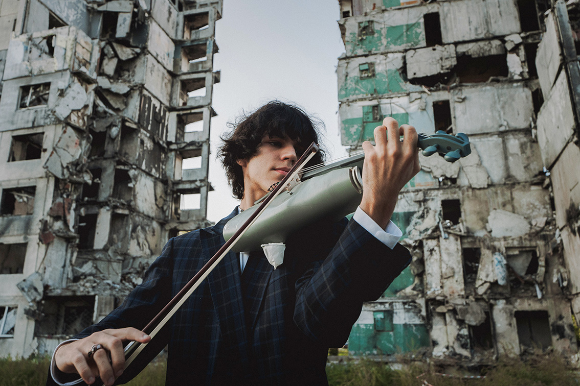 Seen+Noted: ArtHelps and Jung von Matt turn weapons into musical instruments for Ukraine