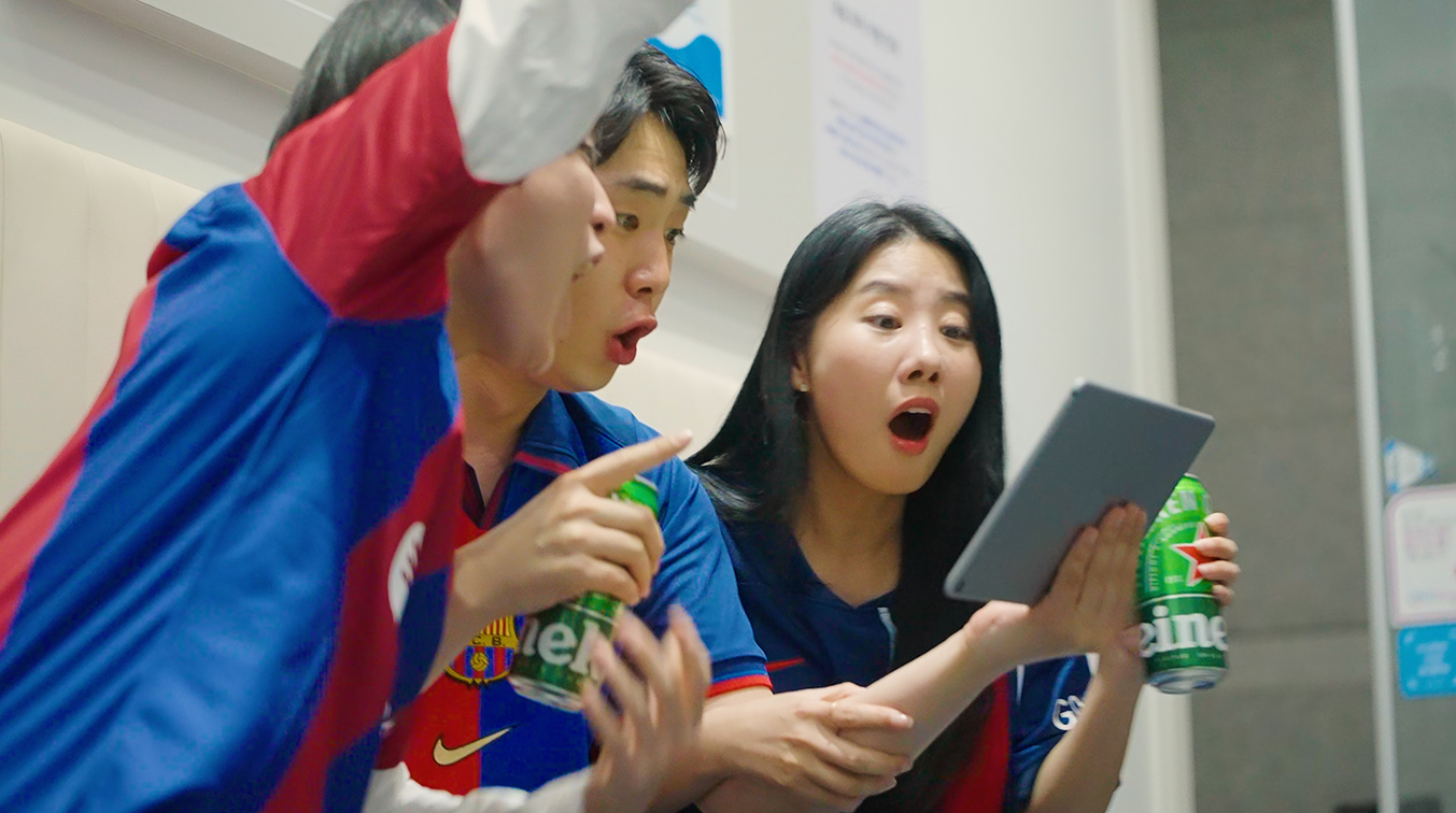 LePub APAC turns laundromats into 24-hour sports bars for football fans with Heineken