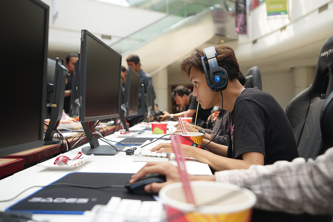 Haraku Ramen and BLKJ Havas allow gamers to eat without pausing via “The One Noodle”