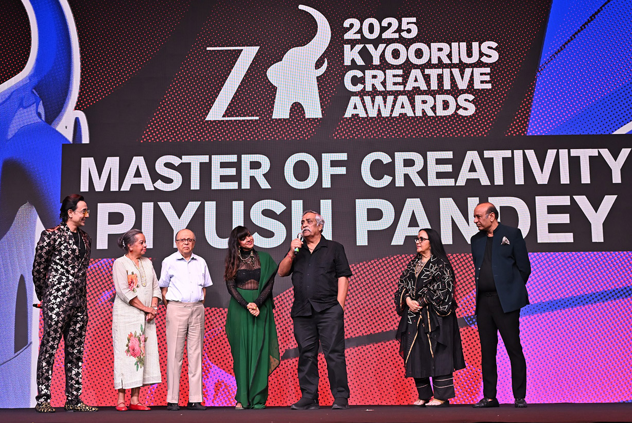 166 Blue and 7 Baby Black Elephants handed out at the Indian Kyoorius Creative Awards: Piyush Pandey receives Master of Creativity award