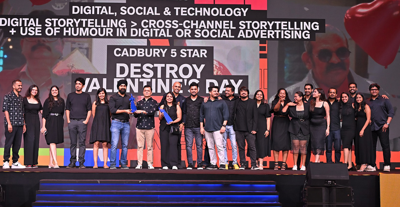 166 Blue and 7 Baby Black Elephants handed out at the Indian Kyoorius Creative Awards: Piyush Pandey receives Master of Creativity award