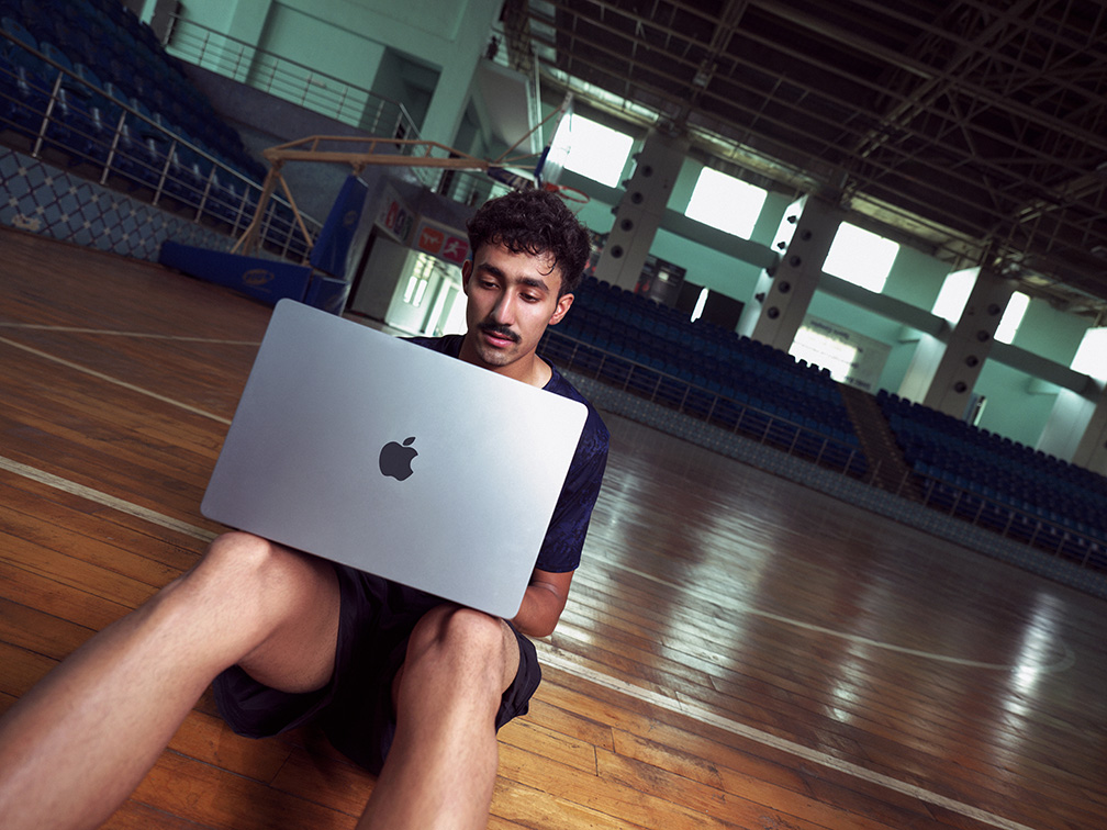 Apple launches “Lessons” to transform how Indian college students learn with Mac
