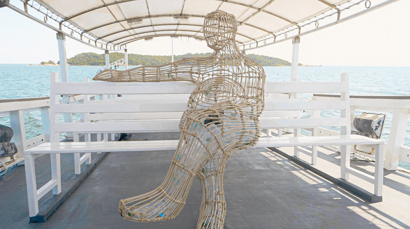 Flash Bomber Bangkok creates Long Lay’s “Good Passenger” initiative to combat ocean waste