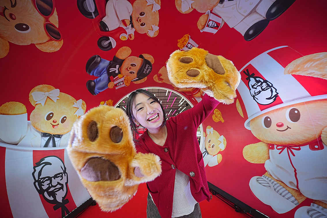 KFC Thailand Transforms Fan Experience with Meet & Eat: Fried Chicken + Hugs from Nong Noey