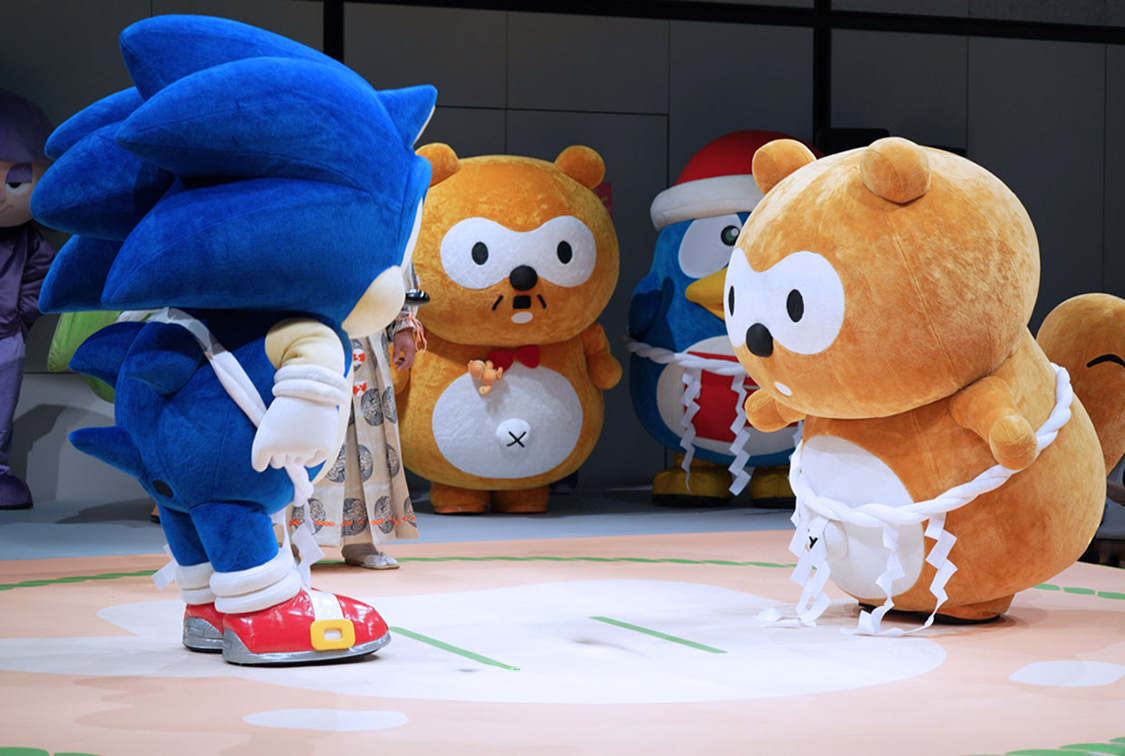 Duolingo’s Duo battles Japan’s beloved mascots in sumo-themed campaign via UltraSuperNew
