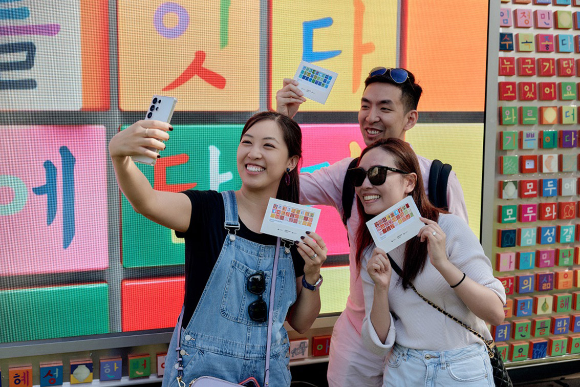Samsung and Ik-Joong Kang launch ‘Hangeul Truck’ cultural activation across US universities
