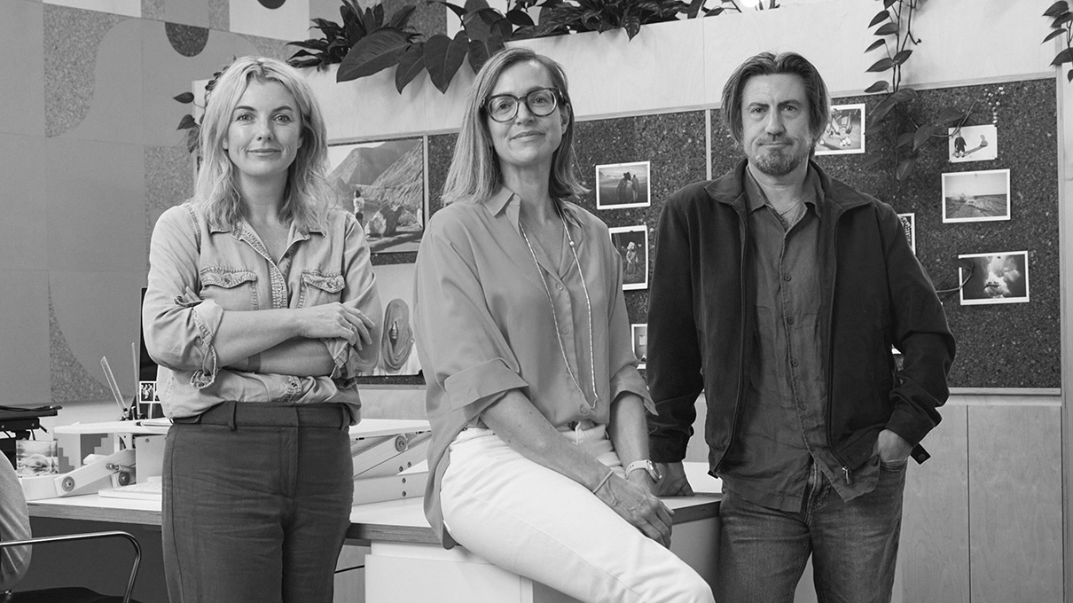 Photoplay signs on with m25 Network