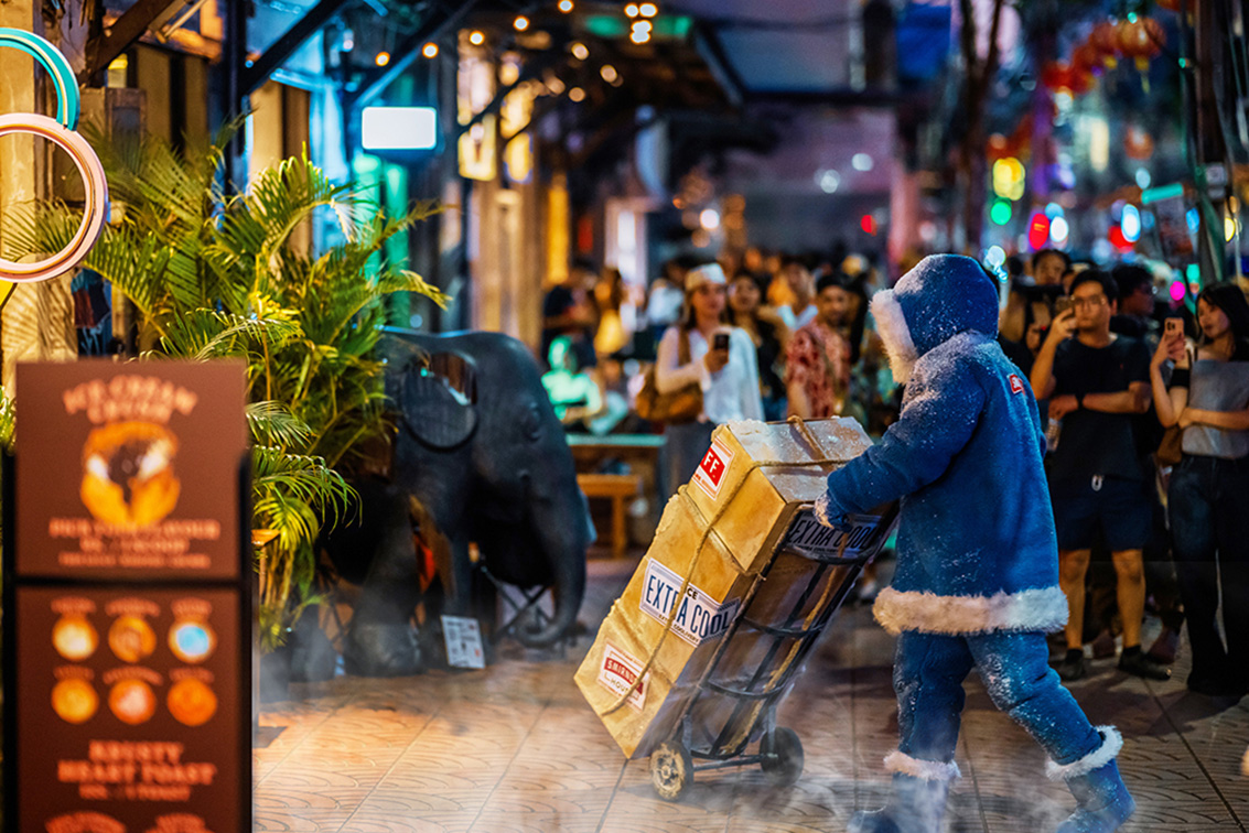 Youngster BKK freezes Bangkok with ‘Extra Coolivery’ stunt for Smirnoff Ice Extra Cool