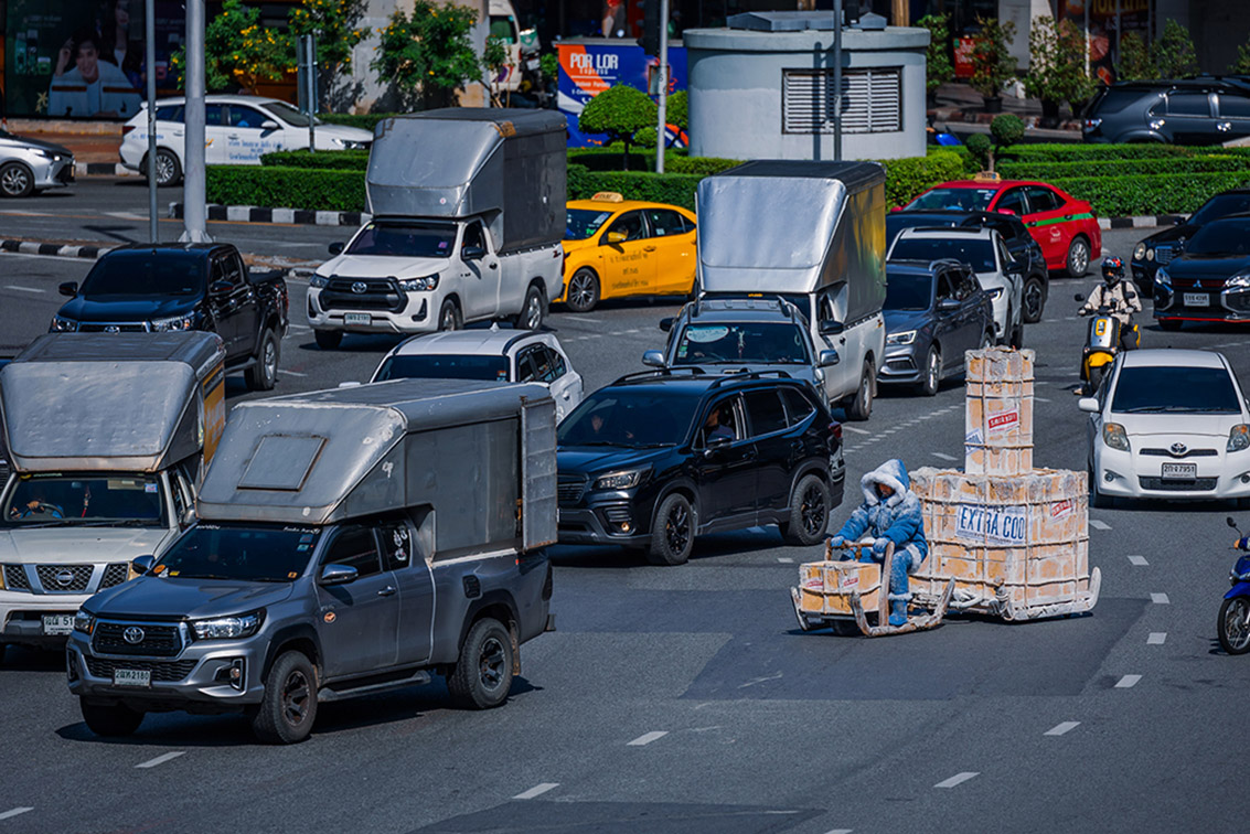 Youngster BKK freezes Bangkok with ‘Extra Coolivery’ stunt for Smirnoff Ice Extra Cool