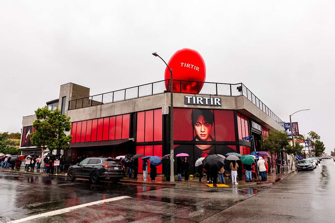 TIRTIR and BTS’ V bring K-beauty to LA streets in Global ‘Let’s Radiate’ campaign via Jung von Matt