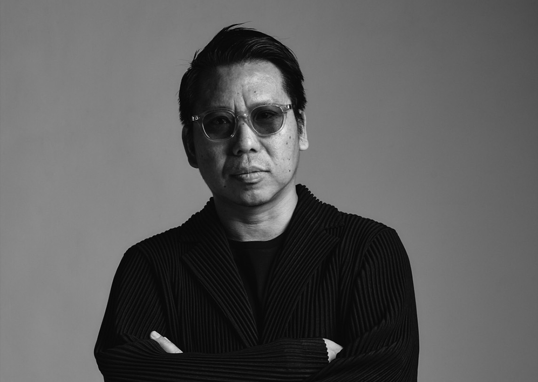 The wolf at the door of the global elite