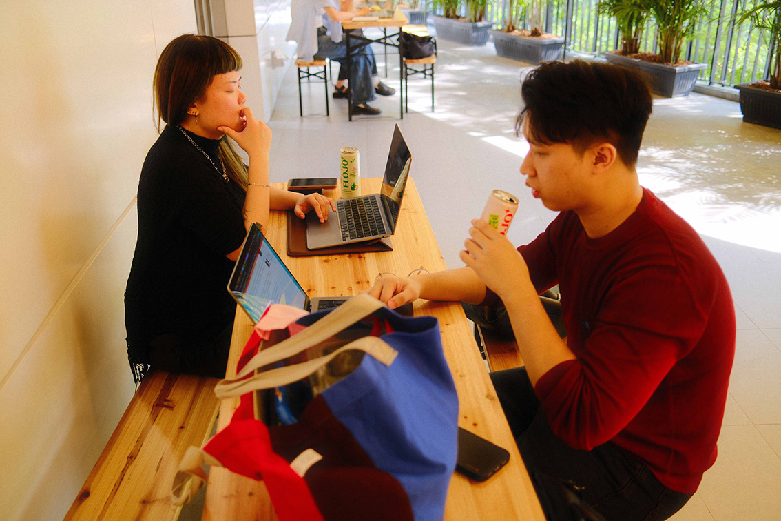 Yip Su Ann and Seth Low take top prize at ‘On the Spot’ Singapore competition winning places to LIA’s Creative LIAisons in Las Vegas